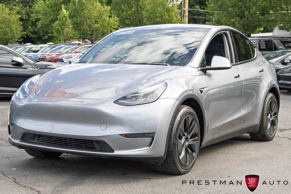 Used 2025 Tesla Model Y Long Range AWD/4WD image 16