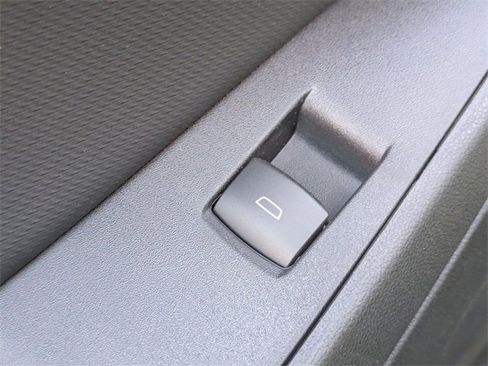 New 2026 Chevrolet Equinox LT image 28