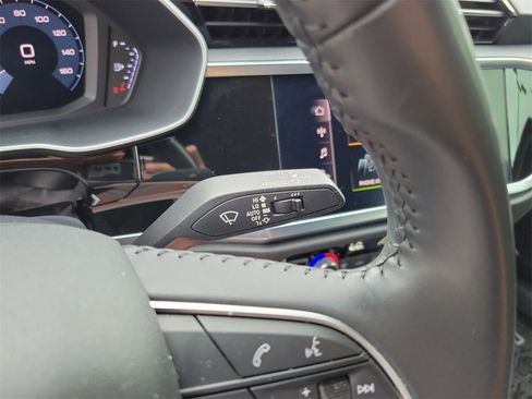 Used 2020 Audi Q3 2.0T Premium w/ Convenience Package image 31