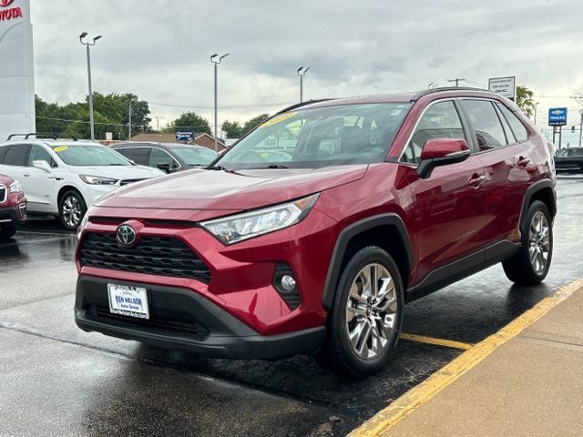 Used 2019 Toyota RAV4 XLE Premium w/ Cold Weather Package AWD/4WD image 5