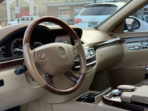 Used 2009 Mercedes-Benz S 550 4MATIC image 18