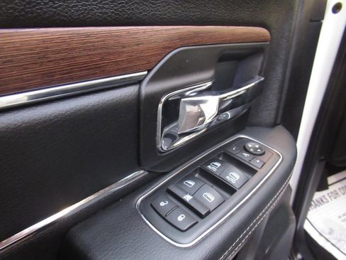 Used 2016 RAM 3500 Laramie image 24