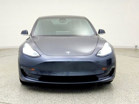 Used 2020 Tesla Model 3 Standard Range RWD image 2