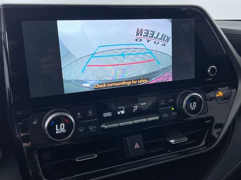 Used 2023 Toyota Highlander Bronze Edition image 19