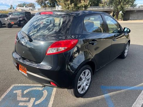 Used 2014 MAZDA MAZDA2 Sport FWD image 8