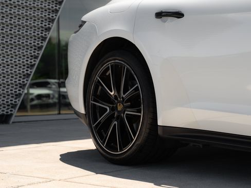 Used 2018 Porsche Panamera 4S AWD/4WD image 38