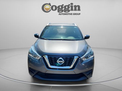 Used 2019 Nissan Kicks S image 8