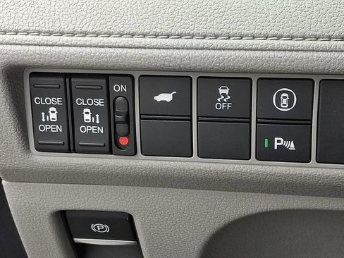Used 2024 Honda Odyssey Touring image 26