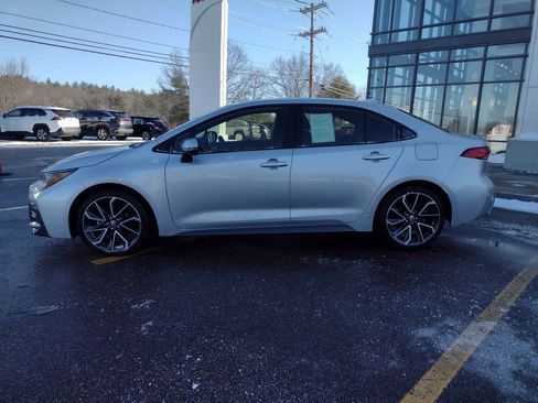 Used 2022 Toyota Corolla SE image 3