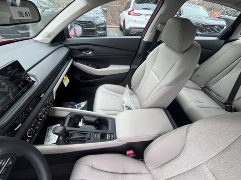 New 2025 Honda Accord SE image 28