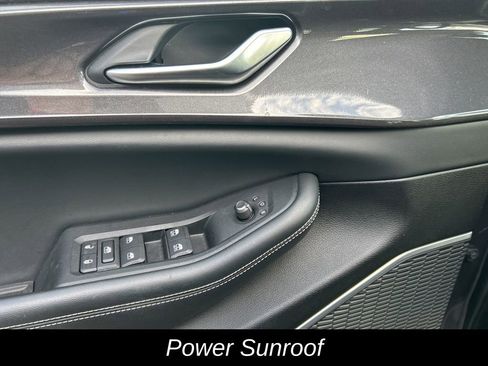 Used 2022 Jeep Grand Cherokee L Laredo w/ Luxury Tech Group I image 17