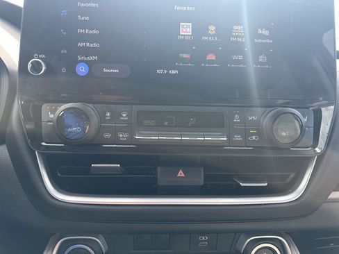 Used 2024 Toyota Grand Highlander XLE image 4