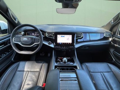 Certified 2022 Jeep Wagoneer Series III image 22