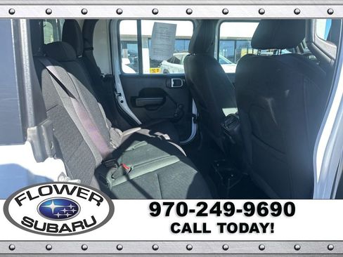 Used 2020 Jeep Gladiator Sport image 13