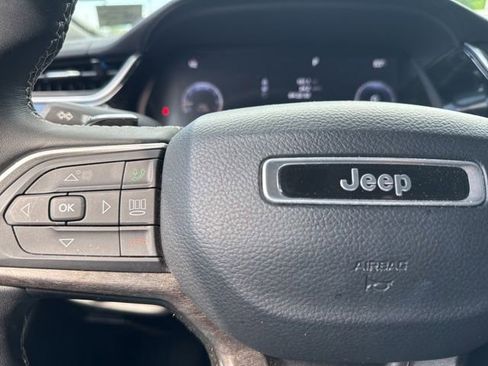 Used 2022 Jeep Grand Cherokee L Limited AWD/4WD image 11