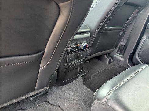 Used 2022 Ford Explorer XLT w/ Equipment Group 202A image 31