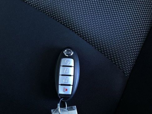 Used 2017 Nissan Pathfinder S image 33