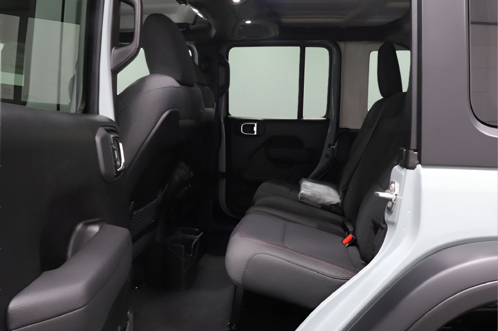 New 2026 Jeep Wrangler Unlimited Rubicon AWD/4WD image 11