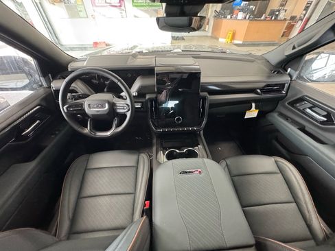 New 2026 GMC Yukon AT4 w/ AT4 Premium Package image 14