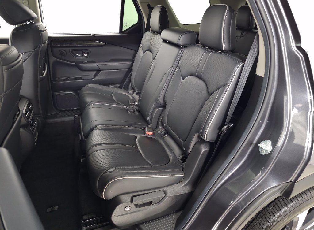 Used 2025 Honda Pilot Elite image 36