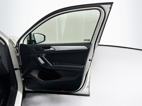 Used 2023 Volkswagen Tiguan S FWD image 31
