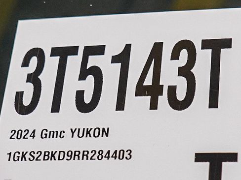 Used 2024 GMC Yukon SLT w/ SLT Luxury Package AWD/4WD image 34