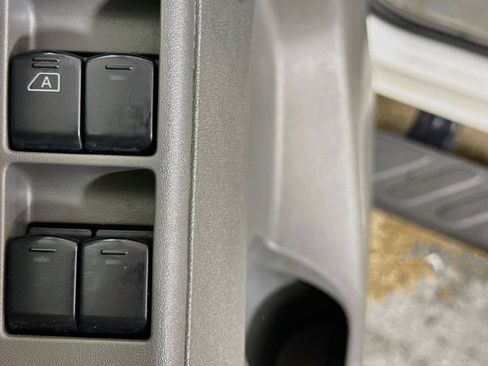 Used 2019 Nissan Frontier SL RWD image 18