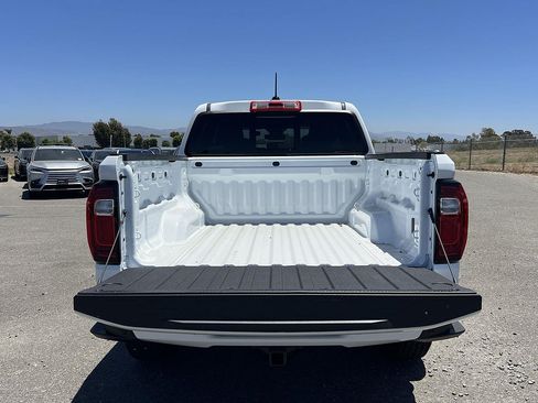 New 2026 GMC Canyon Elevation RWD image 25