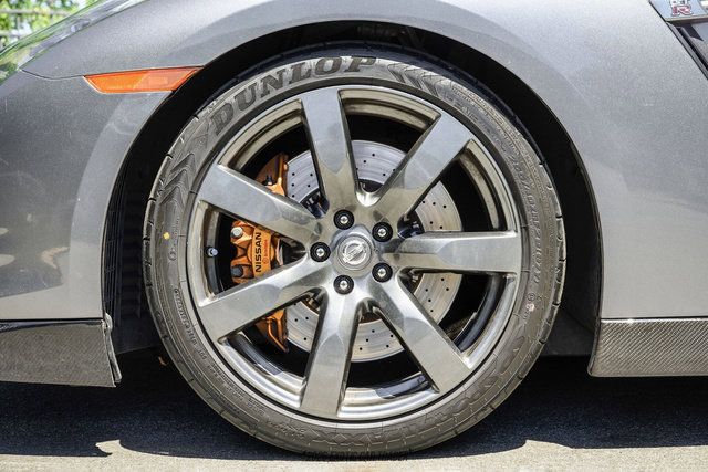 Used 2011 Nissan GT-R Premium AWD/4WD image 57