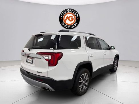 Used 2023 GMC Acadia SLT FWD image 3