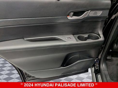 Used 2024 Hyundai Palisade Limited AWD/4WD image 30