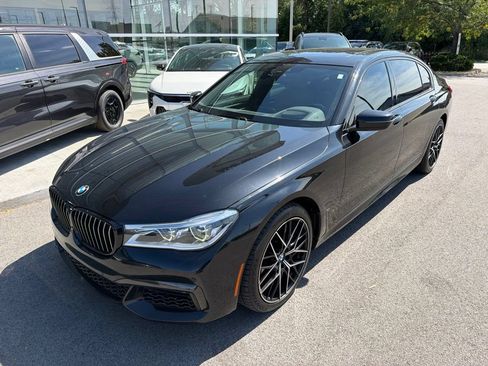 Used 2019 BMW 750i xDrive w/ M Sport Package AWD/4WD image 3
