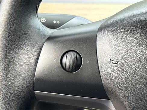 Used 2019 Tesla Model 3 Long Range image 31