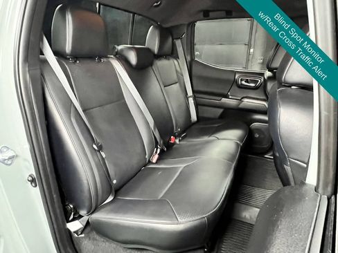 Used 2023 Toyota Tacoma TRD Off-Road w/ TRD Premium Off Road Package AWD/4WD image 16