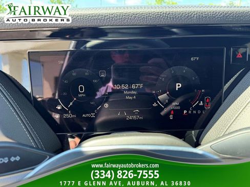 Used 2025 GMC Yukon Denali AWD/4WD image 27