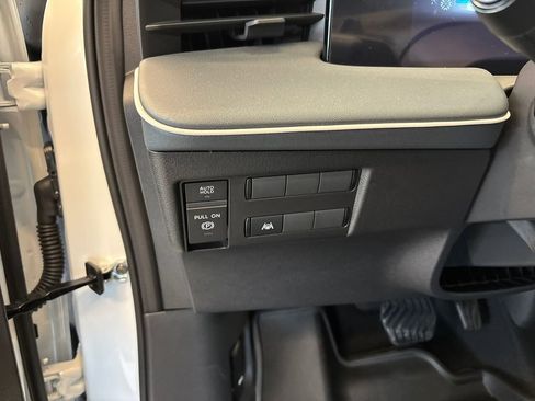 New 2026 Nissan Leaf SV+ w/ Floor Mat Package (SV+) image 14