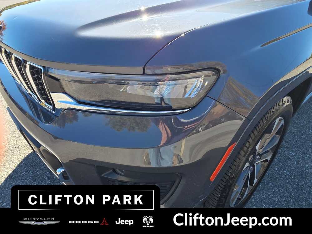 Used 2021 Jeep Grand Cherokee L Overland w/ Luxury Tech Group IV AWD/4WD image 7