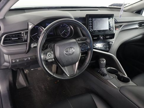 Used 2021 Toyota Camry SE FWD image 6