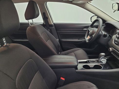 Used 2024 Nissan Altima 2.5 SV image 21