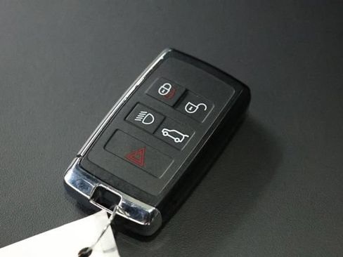 Used 2025 Land Rover Defender 110 X-Dynamic SE AWD/4WD image 35