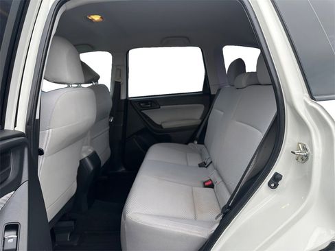 Used 2018 Subaru Forester 2.5i w/ Alloy Wheel Package image 16