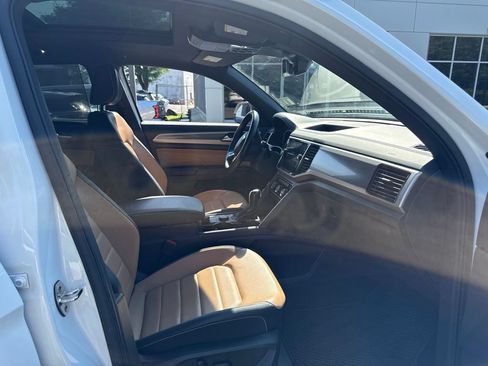 Used 2020 Volkswagen Atlas Cross Sport SEL Premium AWD/4WD image 10