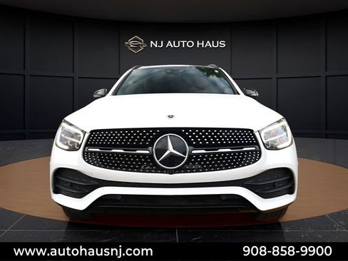 Used 2021 Mercedes-Benz GLC 300 4MATIC image 3