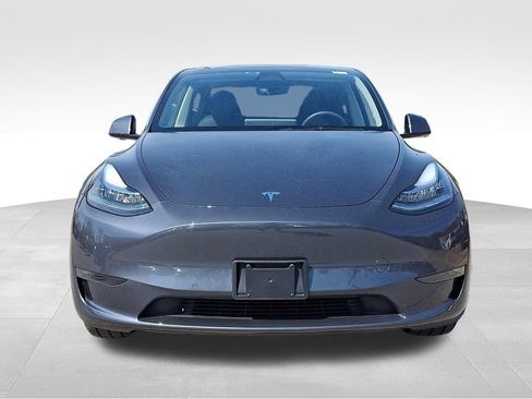 Used 2022 Tesla Model Y Long Range image 2