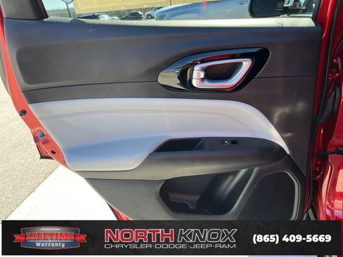 Used 2025 Jeep Compass Limited image 15