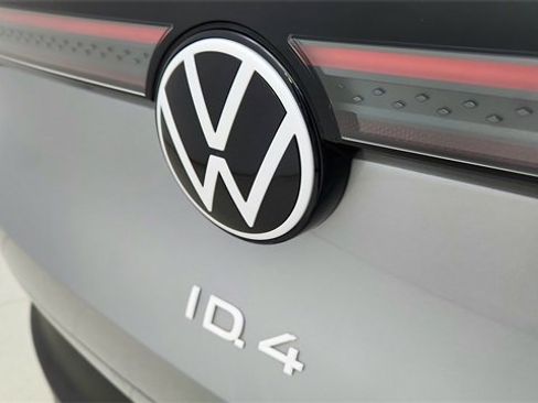 Used 2023 Volkswagen ID.4 Pro image 16