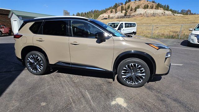 Used 2024 Nissan Rogue Platinum w/ Platinum Premium Package AWD/4WD image 5
