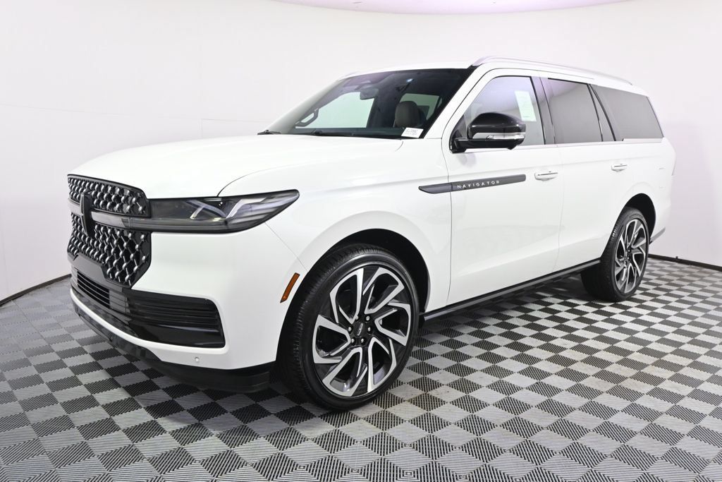 New 2027 Lincoln Navigator Black Label AWD/4WD image 2