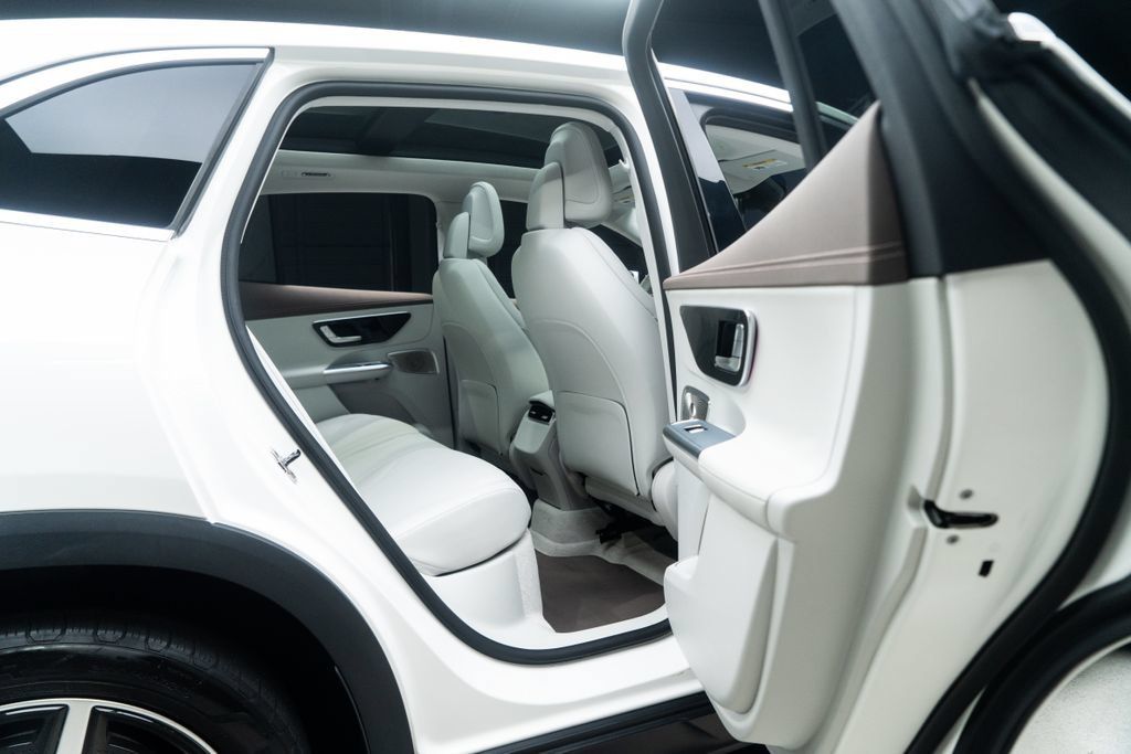 Used 2023 Mercedes-Benz EQE 350+ SUV w/ AMG Line Exterior Package image 39