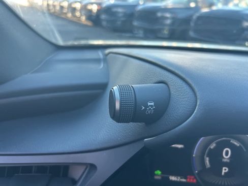 Used 2025 Lexus ES 300h w/ Premium Package image 29